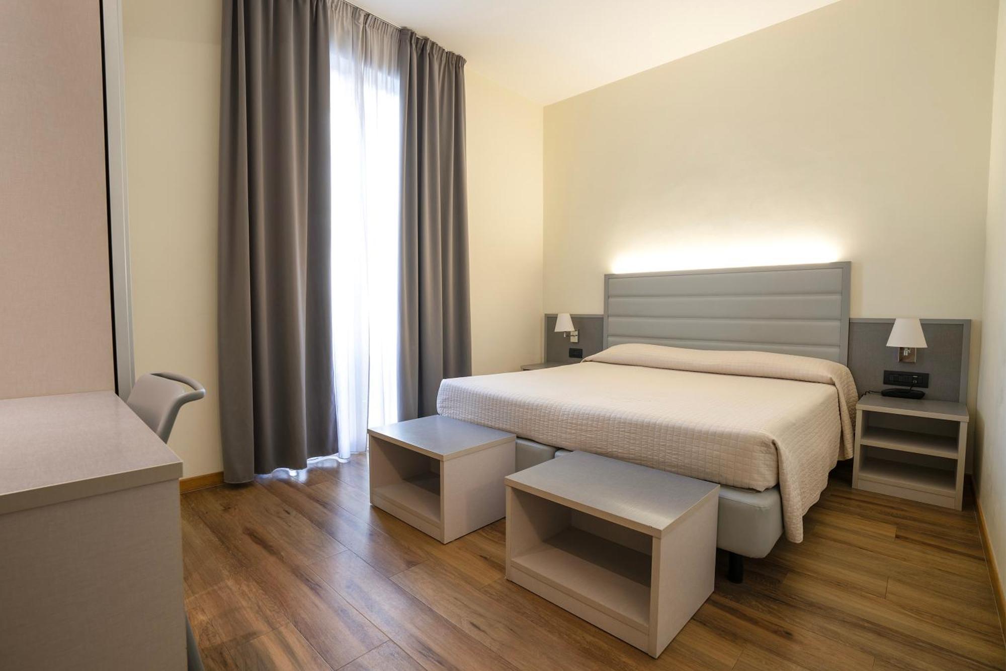 My Place Hotel Римини Экстерьер фото