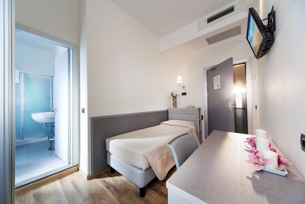 My Place Hotel Римини Экстерьер фото