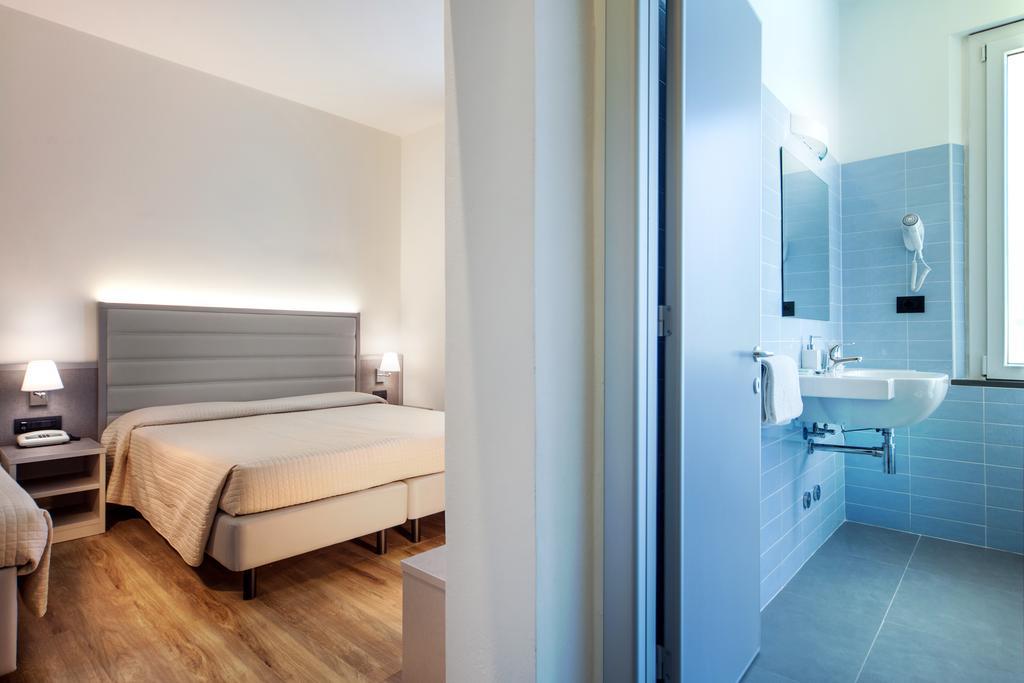 My Place Hotel Римини Экстерьер фото