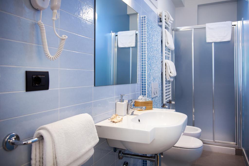 My Place Hotel Римини Экстерьер фото